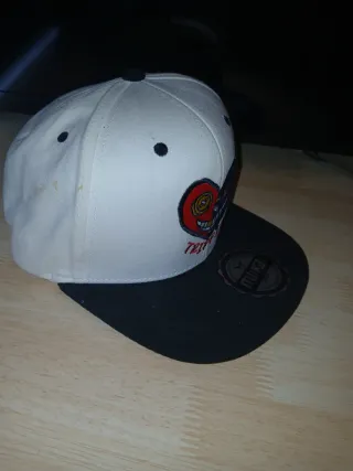 Gorra Muka Blanca y Negra