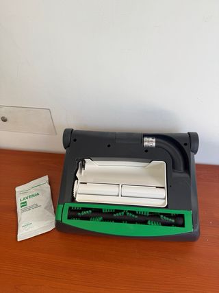 Folletto VF200 Lavatappeti + prodotto Lavenia