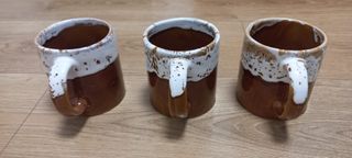 3 Jarras de Barro Marrón y Blanco