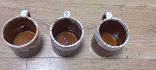 3 Jarras de Barro Marrón y Blanco