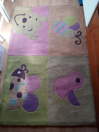 Alfombra infantil de lana con dibujos