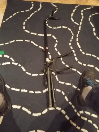 Pie para guitarra negro