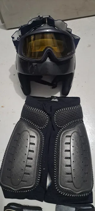 Botas de esquí y protecciones