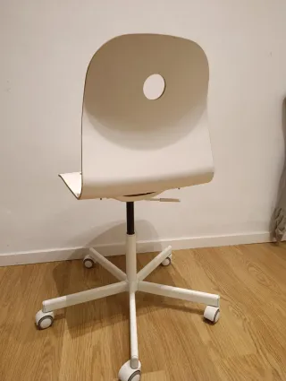 Silla de escritorio madera blanca con ruedas