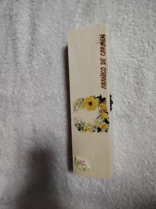 Caja de madera para abanicos. Medidas 24x6'5x4