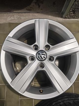 1 Llanta VW Golf 16 pulgadas Original