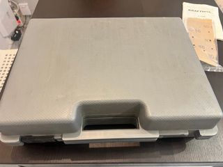 Taladro y lijadora KraftTech en caja