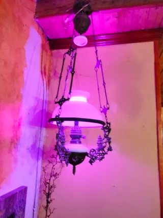 Quinqué de carburo antiguo adaptado a lampara