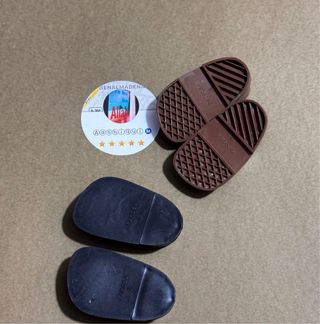 Dos pares de zapatos de Lesly años 80.