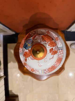 Jarrón de porcelana china con tapa