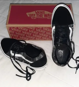 Vans Talla 38.5 con Caja Original