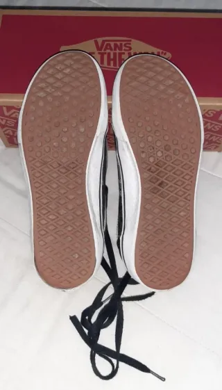 Vans Talla 38.5 con Caja Original