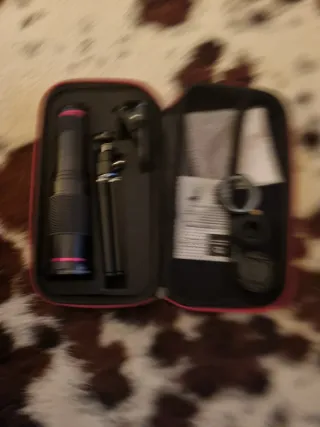 Trípode y foco para cámara