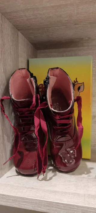 Botas Pascualas charol niña