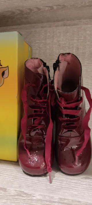 Botas Pascualas charol niña