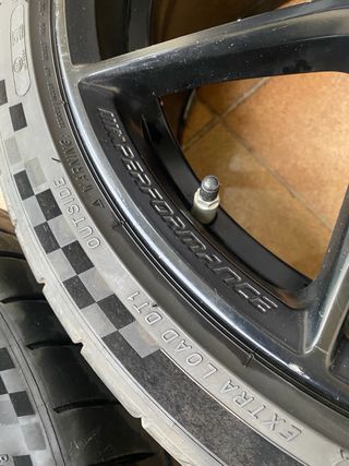 Dos Llantas BMW m performance 763m