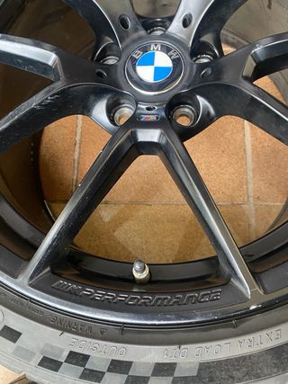 Dos Llantas BMW m performance 763m