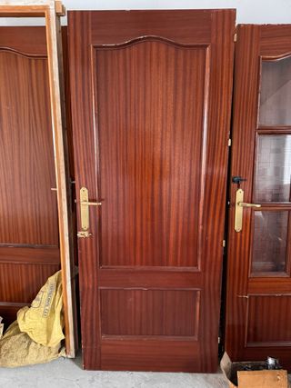 Puertas macizas de madera