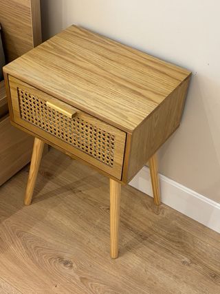 Cama 160x200 con 2 cajones y 2 mesitas