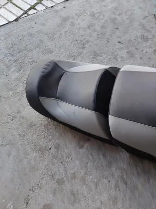 Asiento Moto Acuática Gris/Negra marca Yamaha