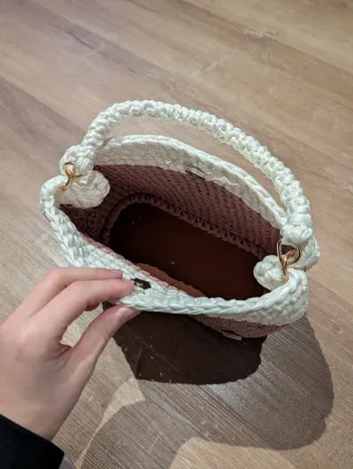 Borsa uncinetto fatta a mano rosa e bianca