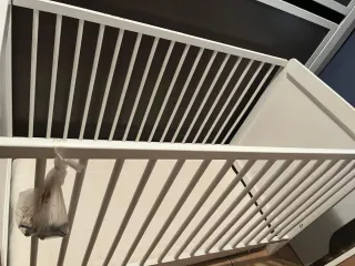 Cuna Ikea de madera blanca