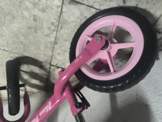 Bicicleta Chicco sin pedales con cesta