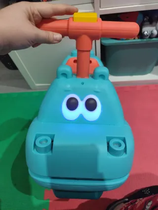 Correpasillos hipopótamo con piezas dentro