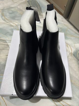 Botines Chelsea Queen Helena Negro Talla 38