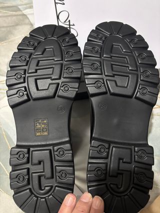 Botines Chelsea Queen Helena Negro Talla 38