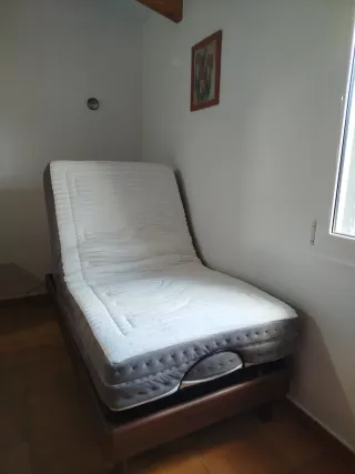 Cama articulada 90x190, 3 posiciones con mando