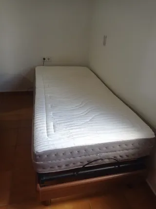 Cama articulada 90x190, 3 posiciones con mando