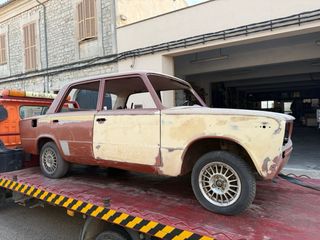 SEAT 124-1430 Primera Serie – Carrocería