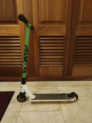 Patinete freestyle blanco y verde