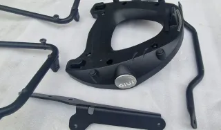 PORTAVALIGIE LATERALE E BAULETTO  GIVI MONOKEY