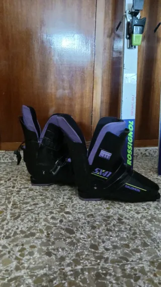 Esquís Rossignol y Salomon con fijaciones