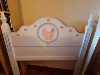 Cabecero de cama infantil con lazo