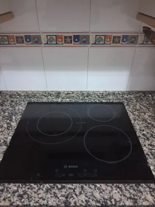 Piani cottura a vetroceramica Bosch a 3 fuochi