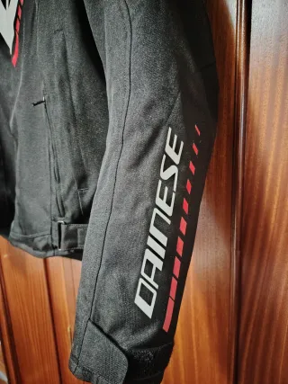 Chaqueta Dainese Veloce D-DRY, talla 52.