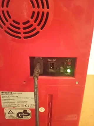 Nevera portátil MOBICOOL roja 48W