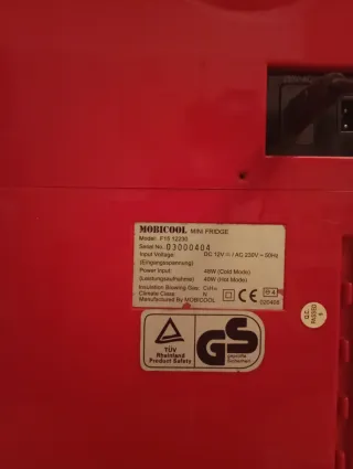 Nevera portátil MOBICOOL roja 48W