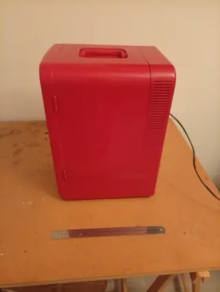 Nevera portátil MOBICOOL roja 48W