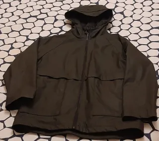 Chaqueta Zara niño 11-12 impermeable verde