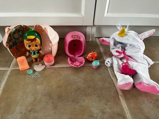 Lote Bebés Llorones, casitas y accesorios