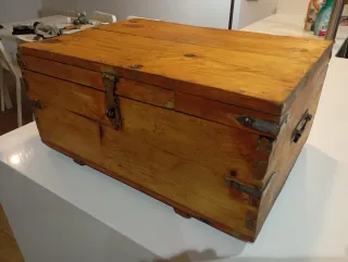 Caja de madera antigua de taller