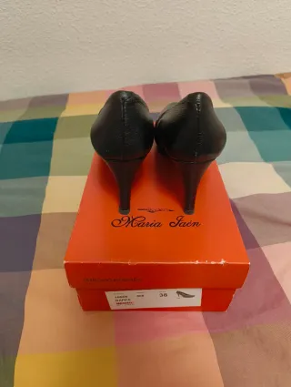 Zapatos de tacón negros María Jaén