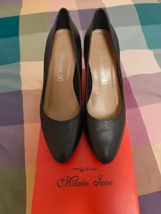 Zapatos de tacón negros María Jaén