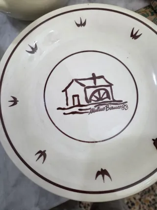 Piatti Mulino Bianco con mulino e rondini