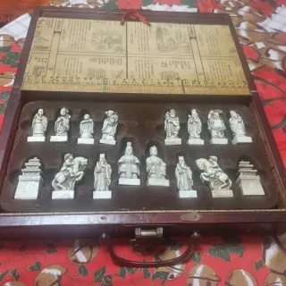 Juego Ajedrez Chino Xiangqi Vintage Maletín