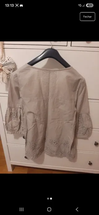 Blusa bege com bordados